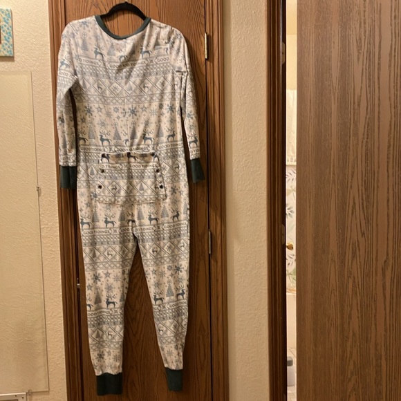 Women’s holiday pjs. Size M Hearthb& Hand. Excellent used  condition. - Picture 3 of 9
